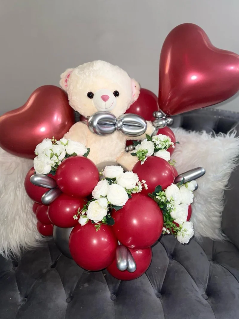 Small Valentine’s Balloon Bouquet Love in the Air